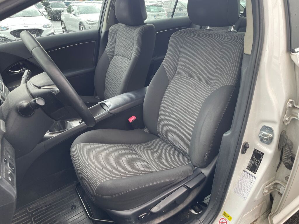 Toyota Avensis 2011 