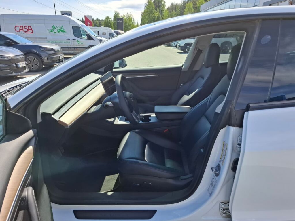 Tesla Model 3 2021 Valkoinen