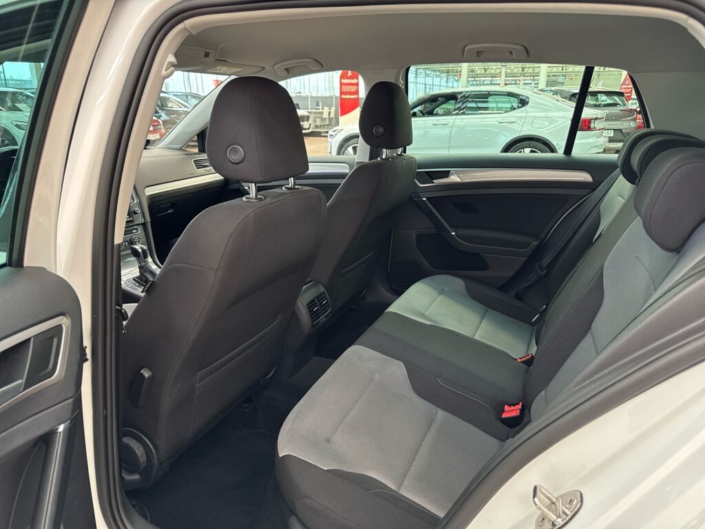 Volkswagen Golf 2017 Valkoinen