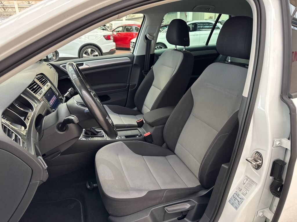 Volkswagen Golf 2017 Valkoinen