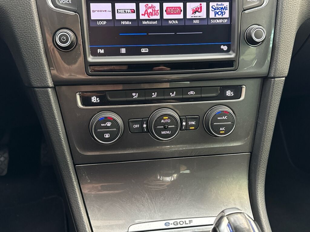 Volkswagen Golf 2017 Valkoinen