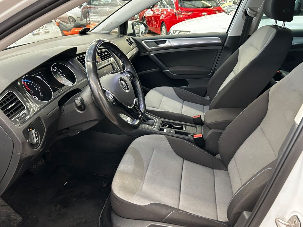 Volkswagen Golf 2017 Valkoinen