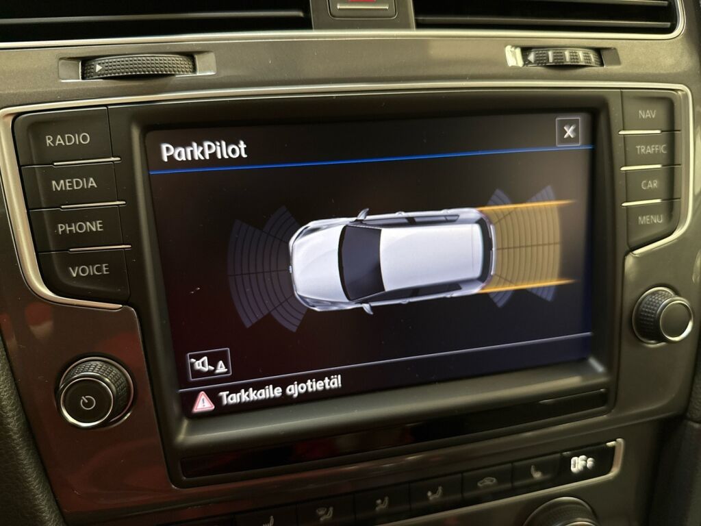 Volkswagen Golf 2016 Valkoinen