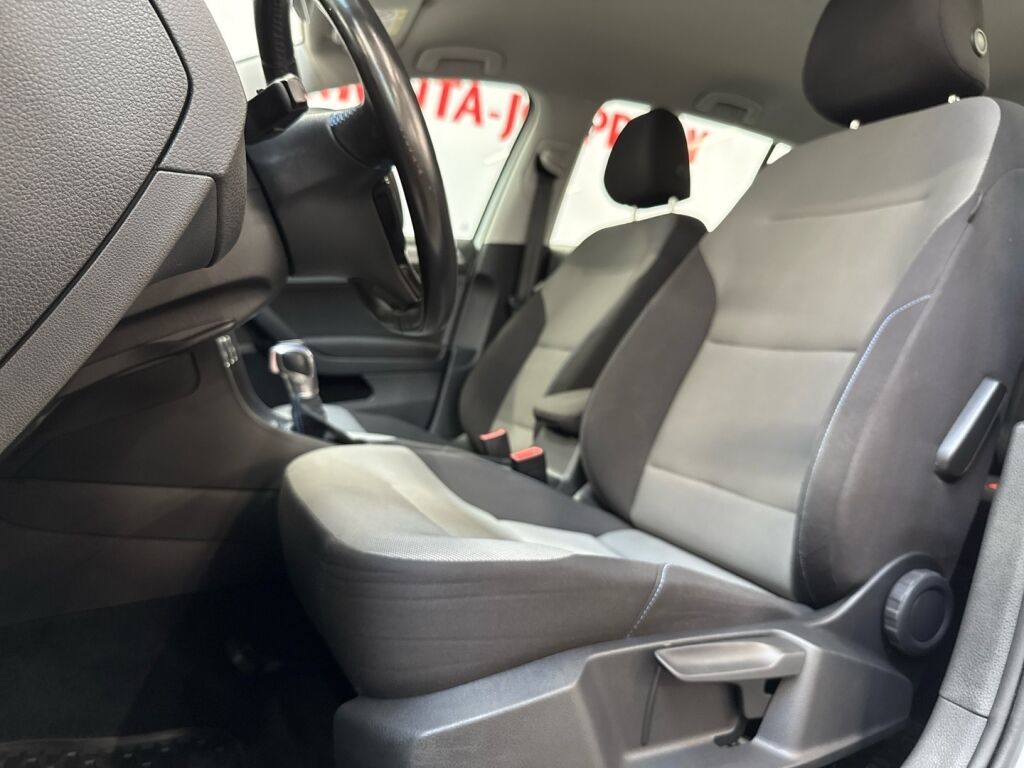 Volkswagen Golf 2016 Valkoinen