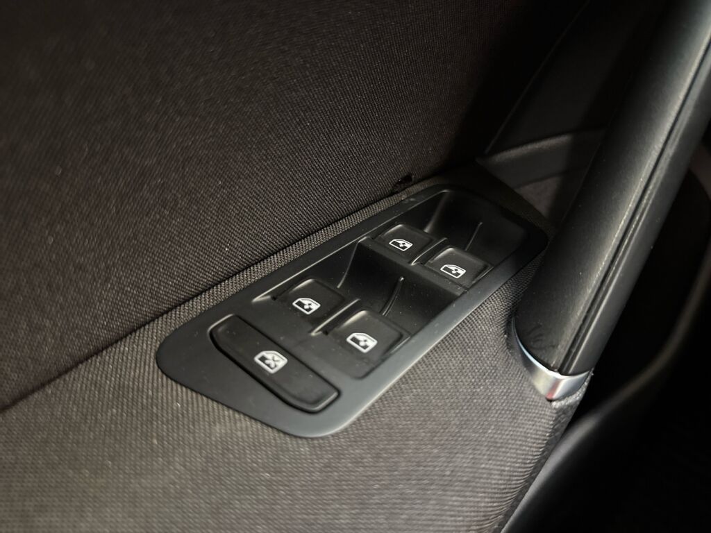 Volkswagen Golf 2016 Valkoinen