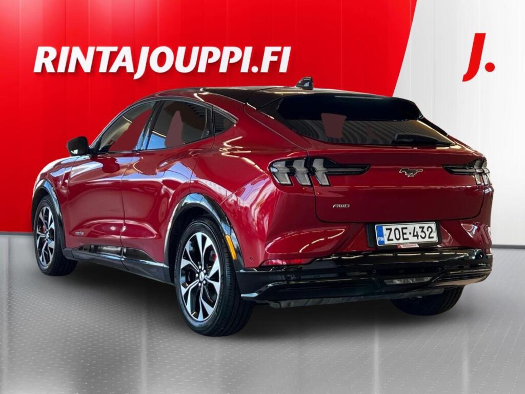 Ford Mustang Mach-E 2022 Punainen