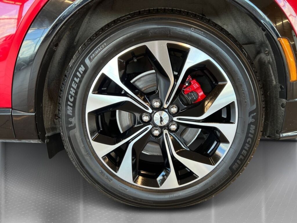 Ford Mustang Mach-E 2022 Punainen