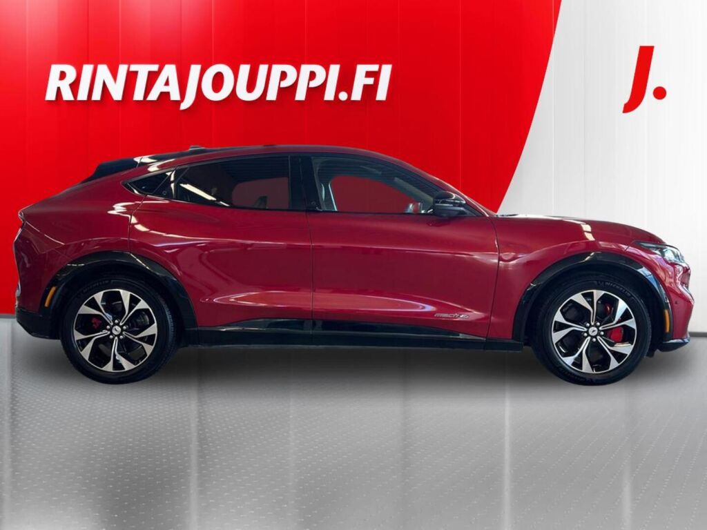 Ford Mustang Mach-E 2022 Punainen