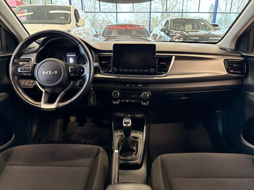 Kia Rio 2022 Musta