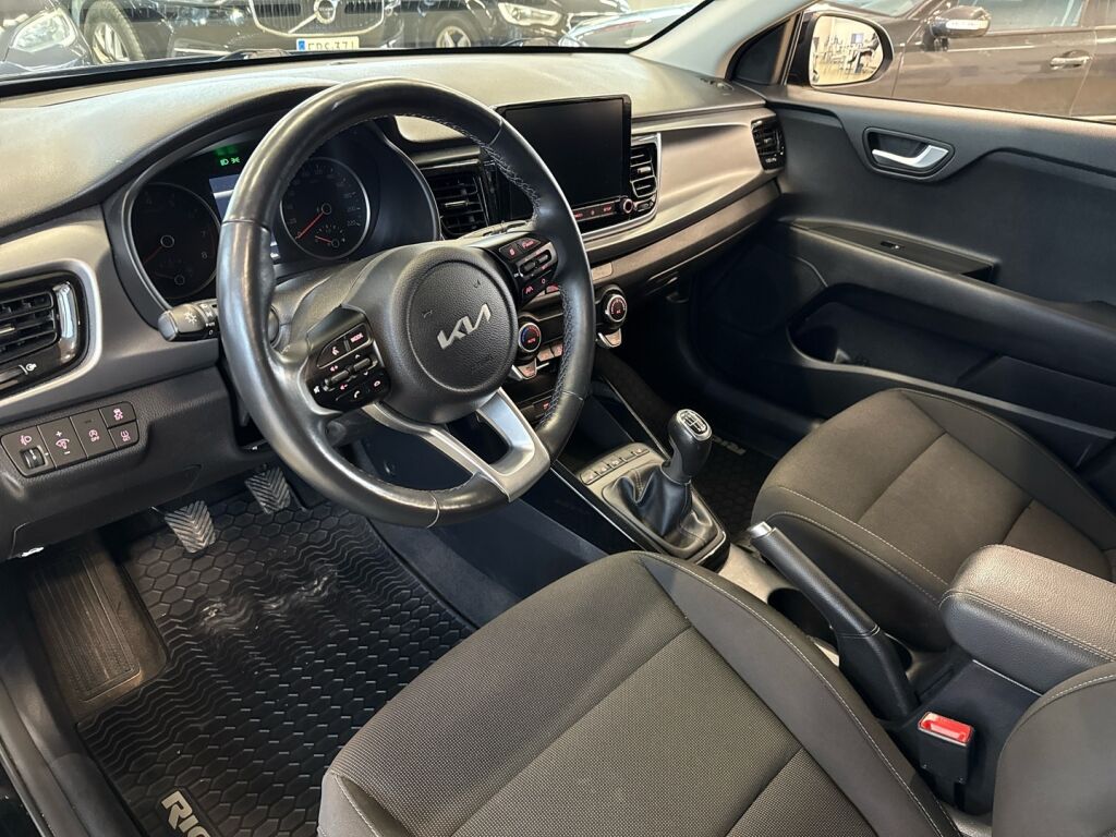 Kia Rio 2022 Musta