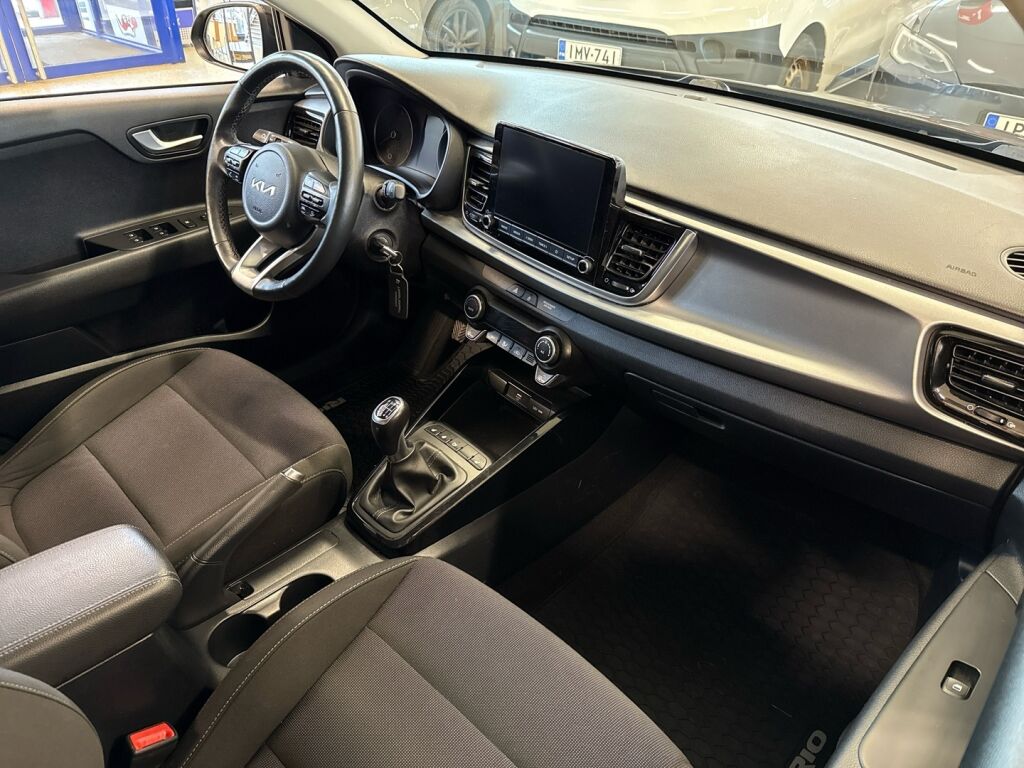 Kia Rio 2022 Musta