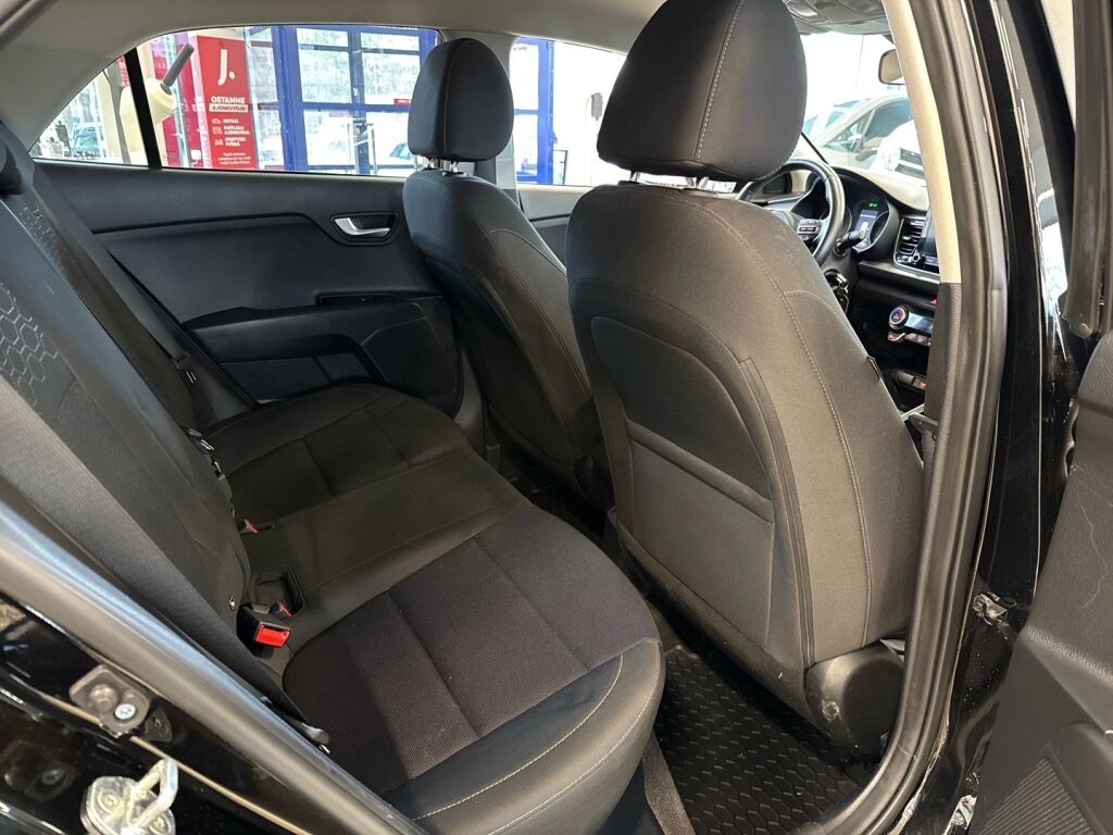 Kia Rio 2022 Musta
