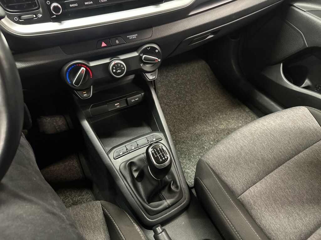 Kia Stonic 2022 Harmaa