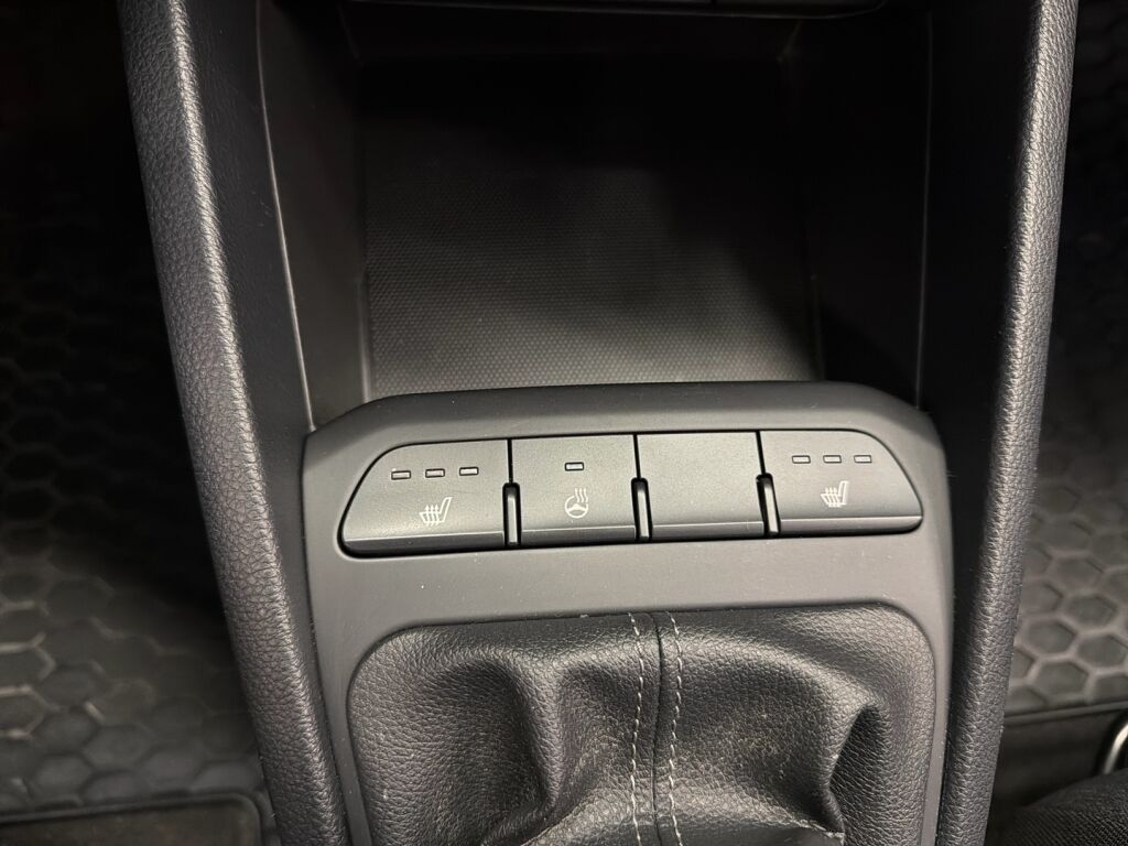 Kia Stonic 2022 Sininen