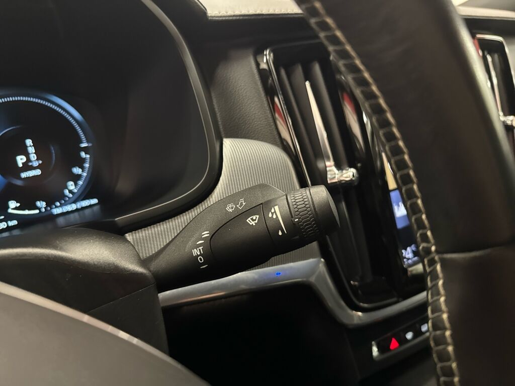 Volvo S90 2020 Musta