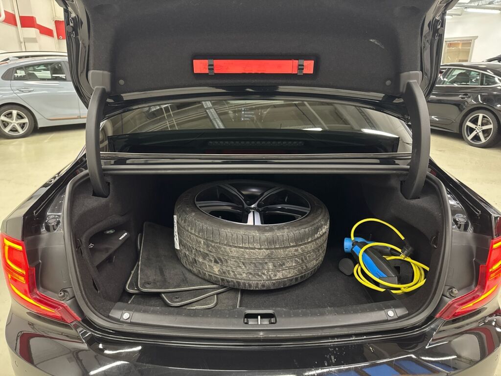 Volvo S90 2020 Musta