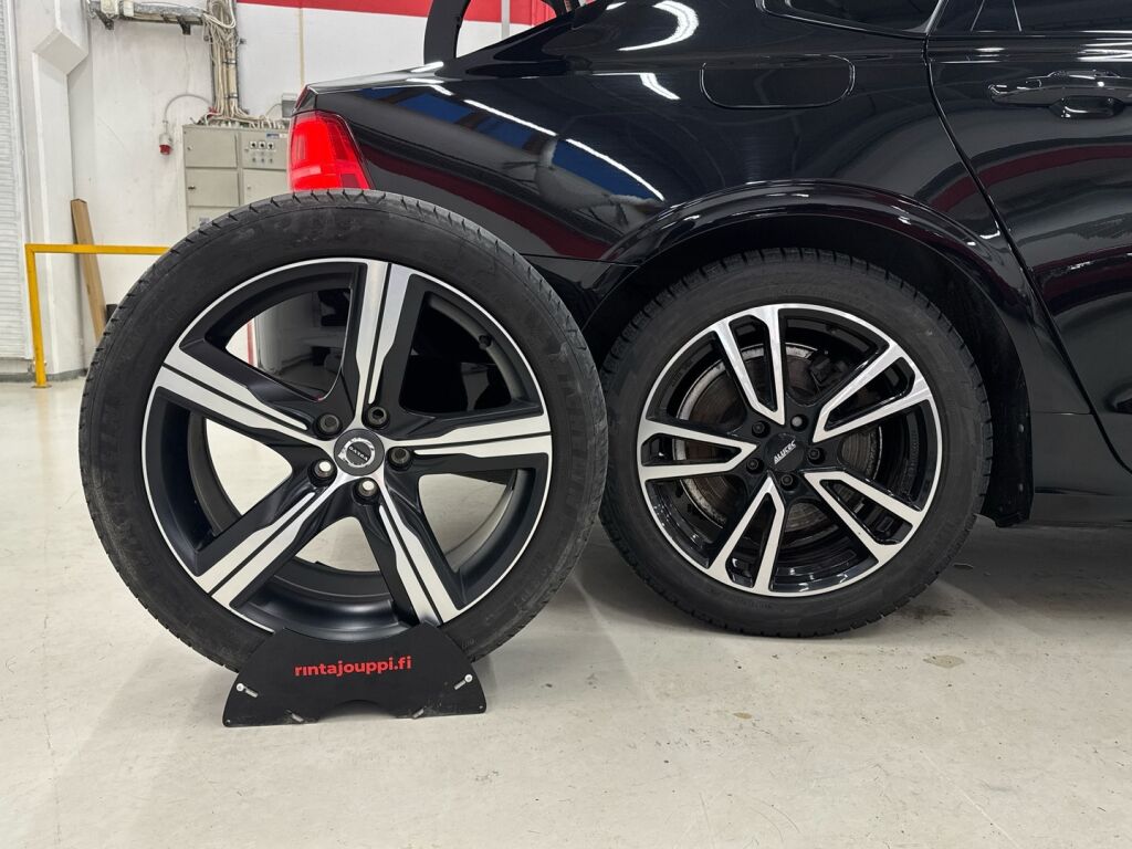 Volvo S90 2020 Musta