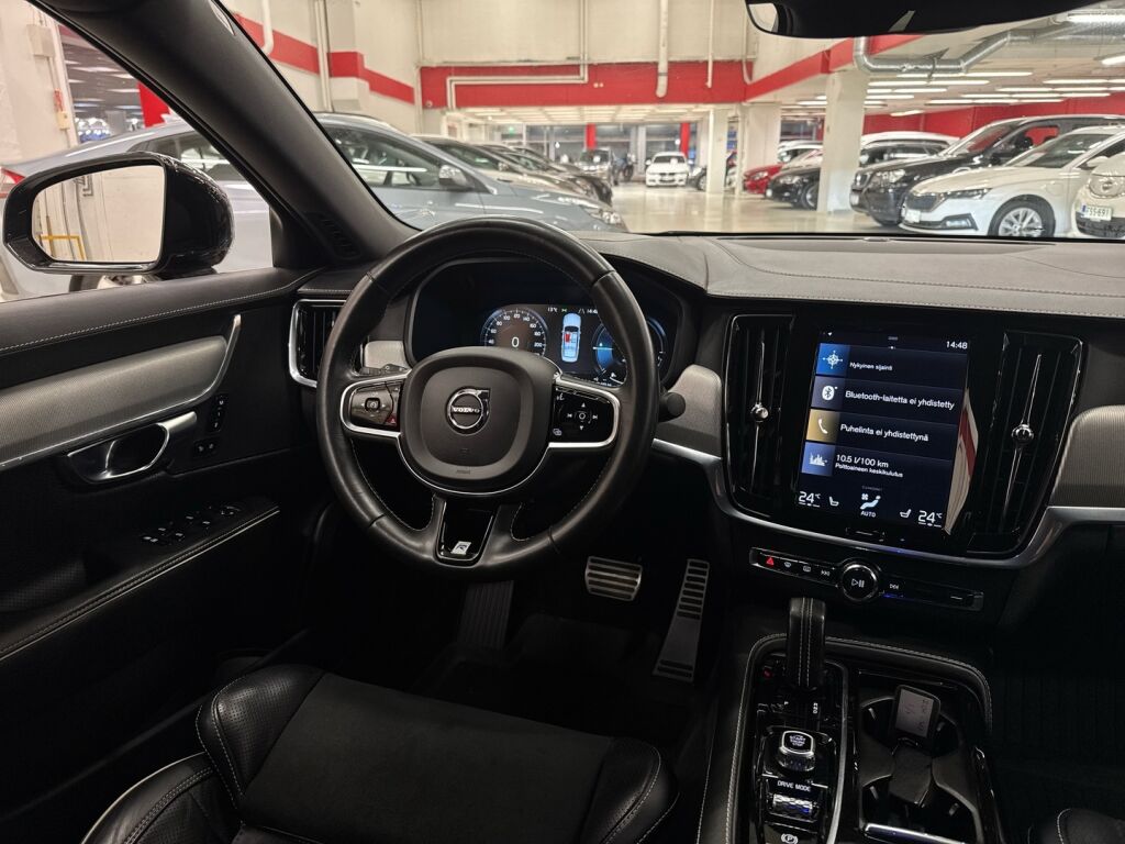 Volvo S90 2020 Musta
