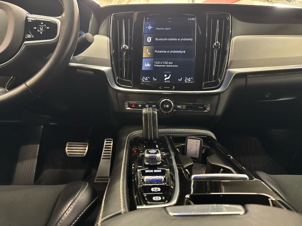 Volvo S90 2020 Musta