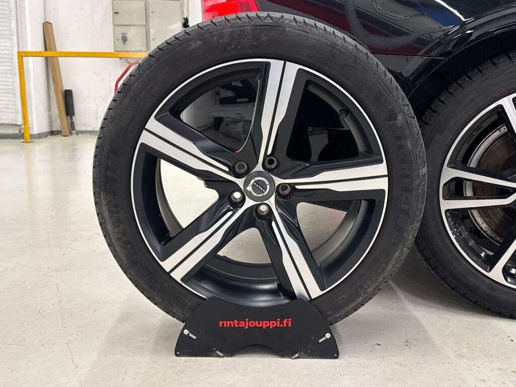 Volvo S90 2020 Musta