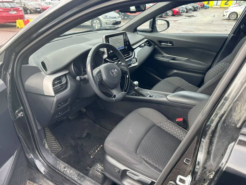 Toyota C-HR 2022 Musta