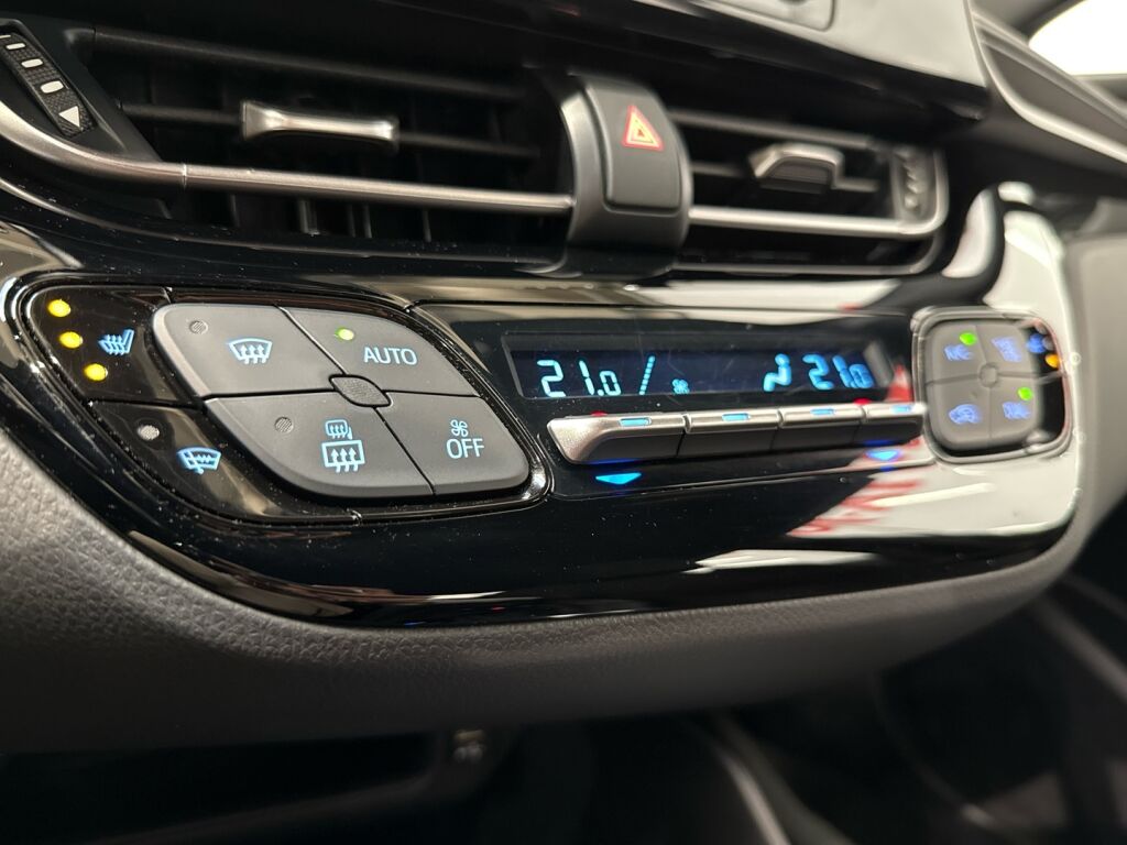 Toyota C-HR 2022 Valkoinen