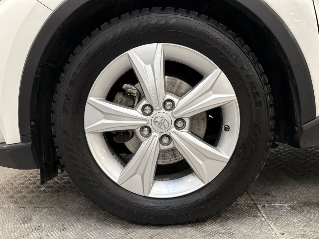 Toyota C-HR 2022 Valkoinen