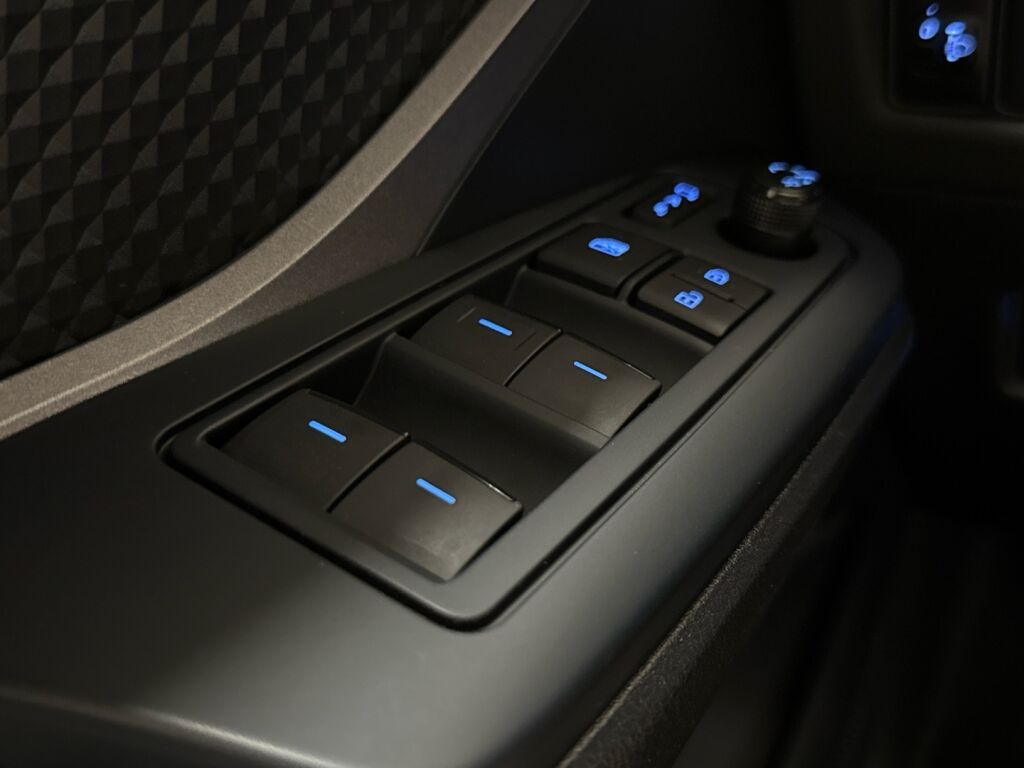 Toyota C-HR 2022 Valkoinen