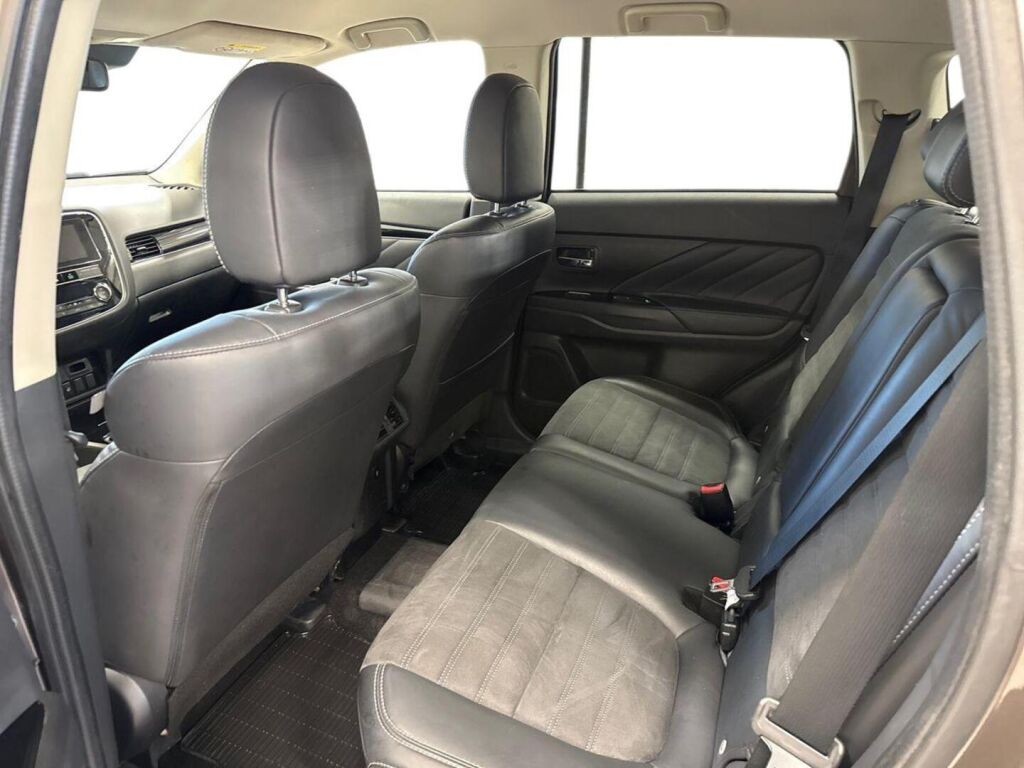 Mitsubishi Outlander PHEV 2019 Harmaa