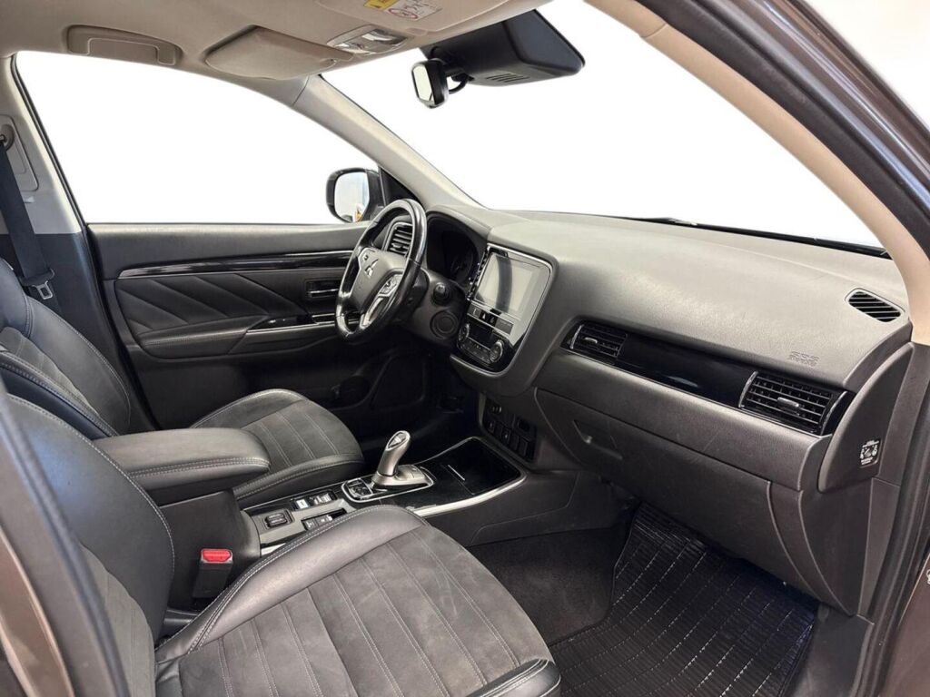 Mitsubishi Outlander PHEV 2019 Harmaa