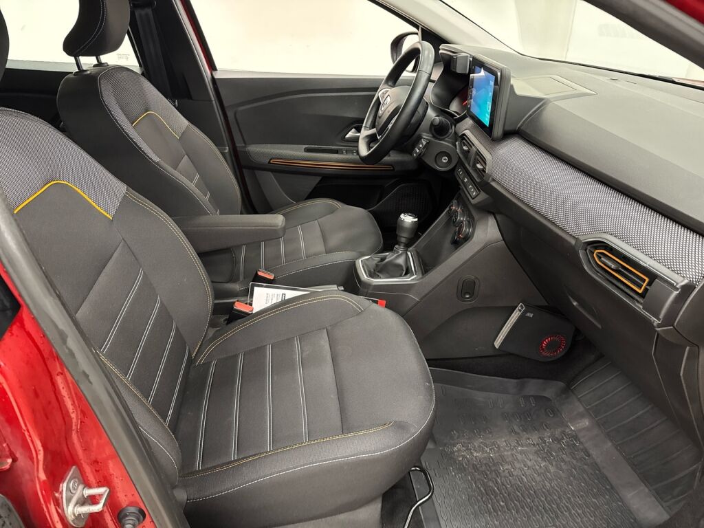 Dacia Sandero 2022 Punainen