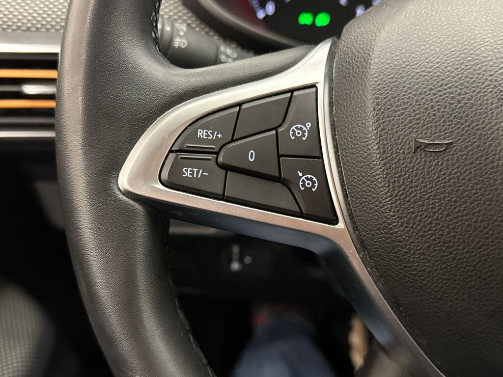 Dacia Sandero 2022 Punainen