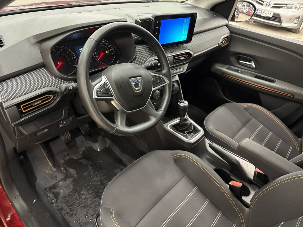 Dacia Sandero 2022 Punainen