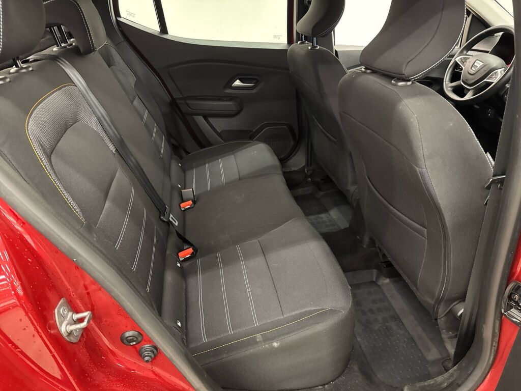 Dacia Sandero 2022 Punainen