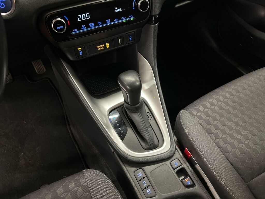 Toyota Yaris 2022 Valkoinen