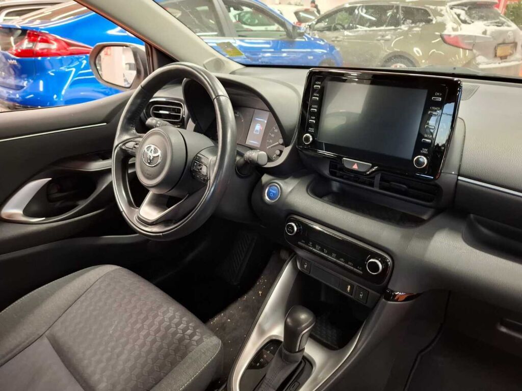 Toyota Yaris 2022 Valkoinen