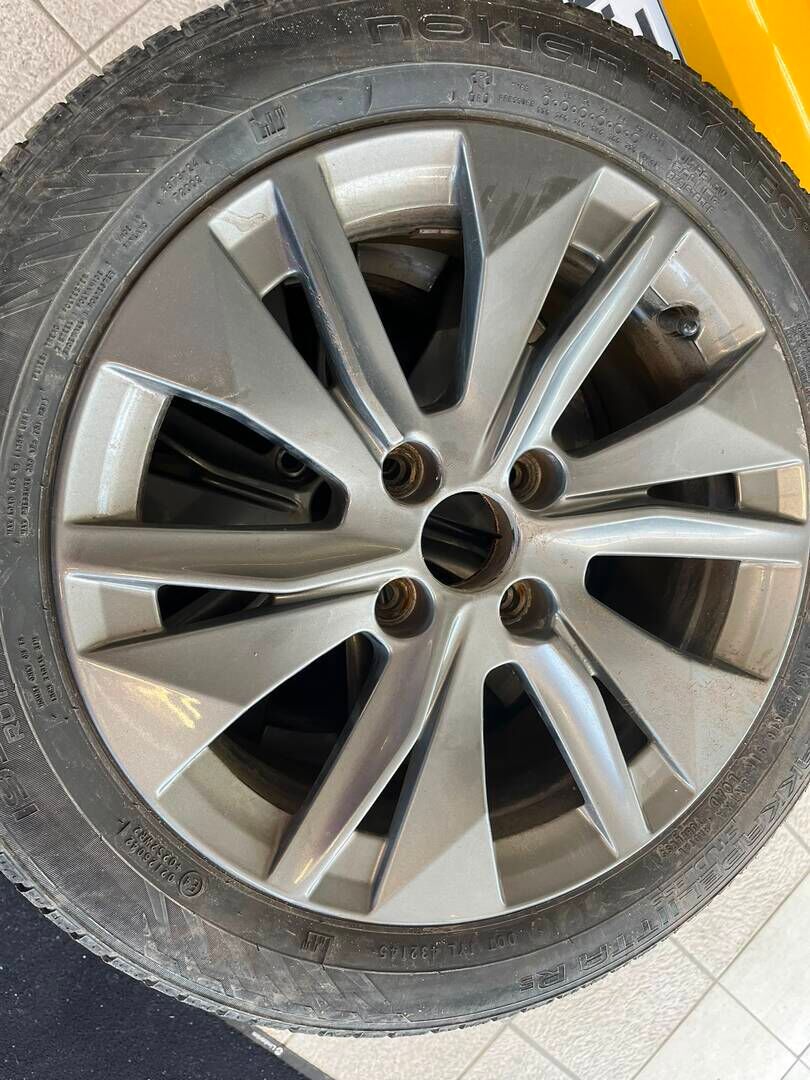 Peugeot e-208 2022 Keltainen