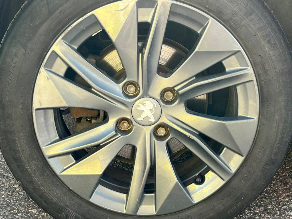 Peugeot e-208 2022 Keltainen