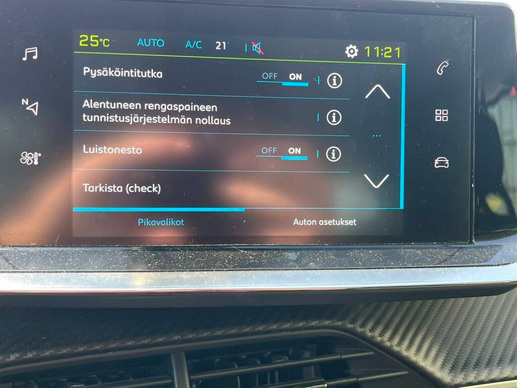 Peugeot e-208 2022 Keltainen