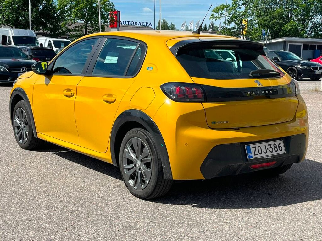 Peugeot e-208 2022 Keltainen