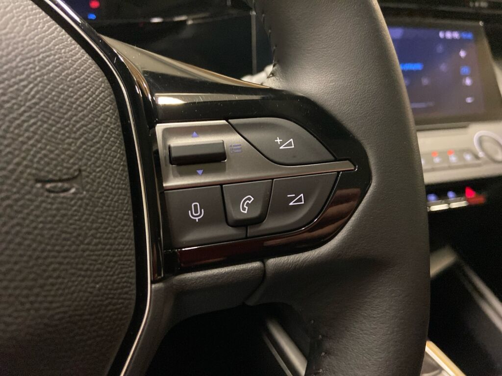 Peugeot 308 2022 Valkoinen