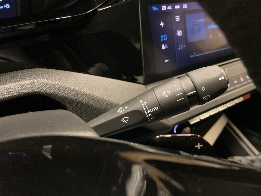 Peugeot 308 2022 Valkoinen