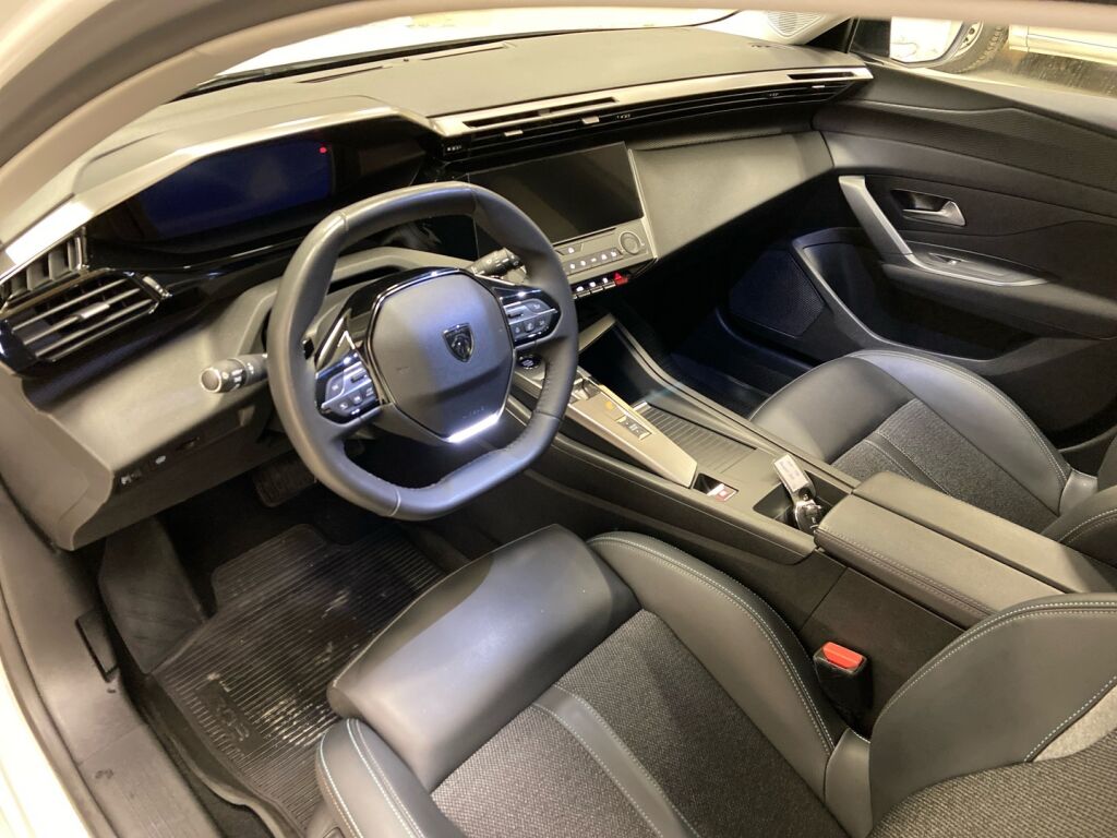 Peugeot 308 2022 Valkoinen