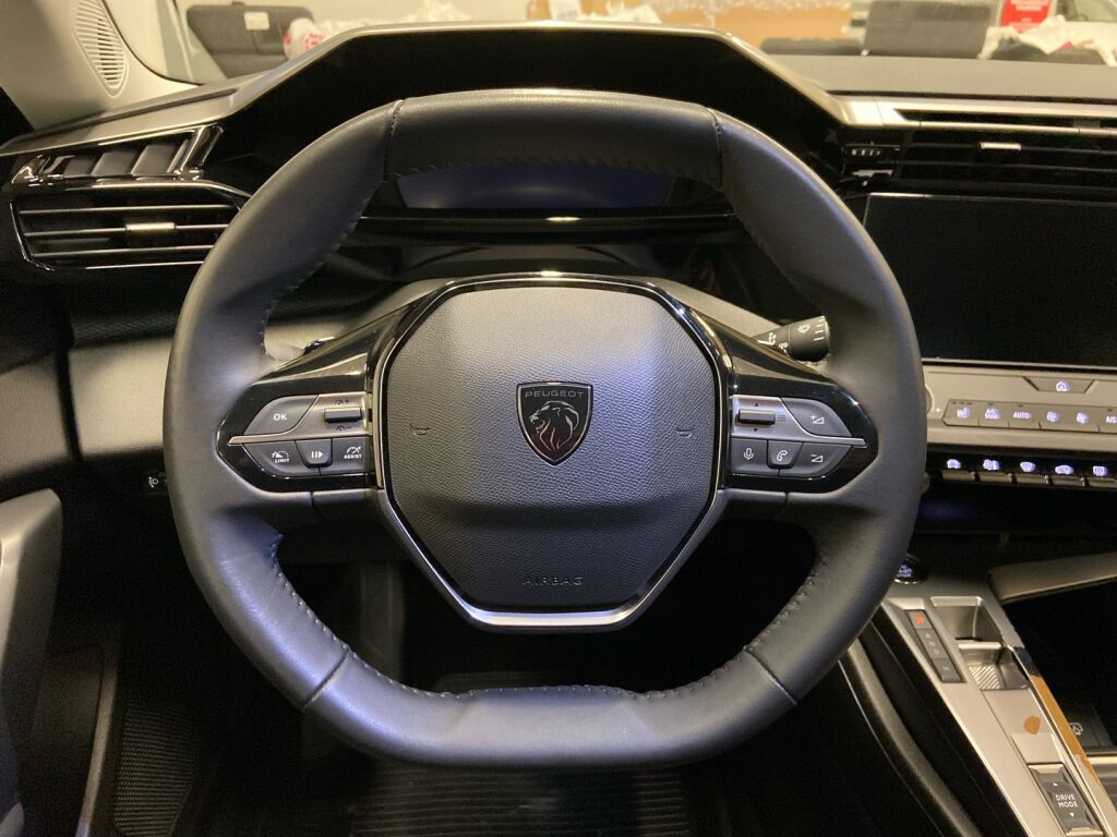 Peugeot 308 2022 Valkoinen