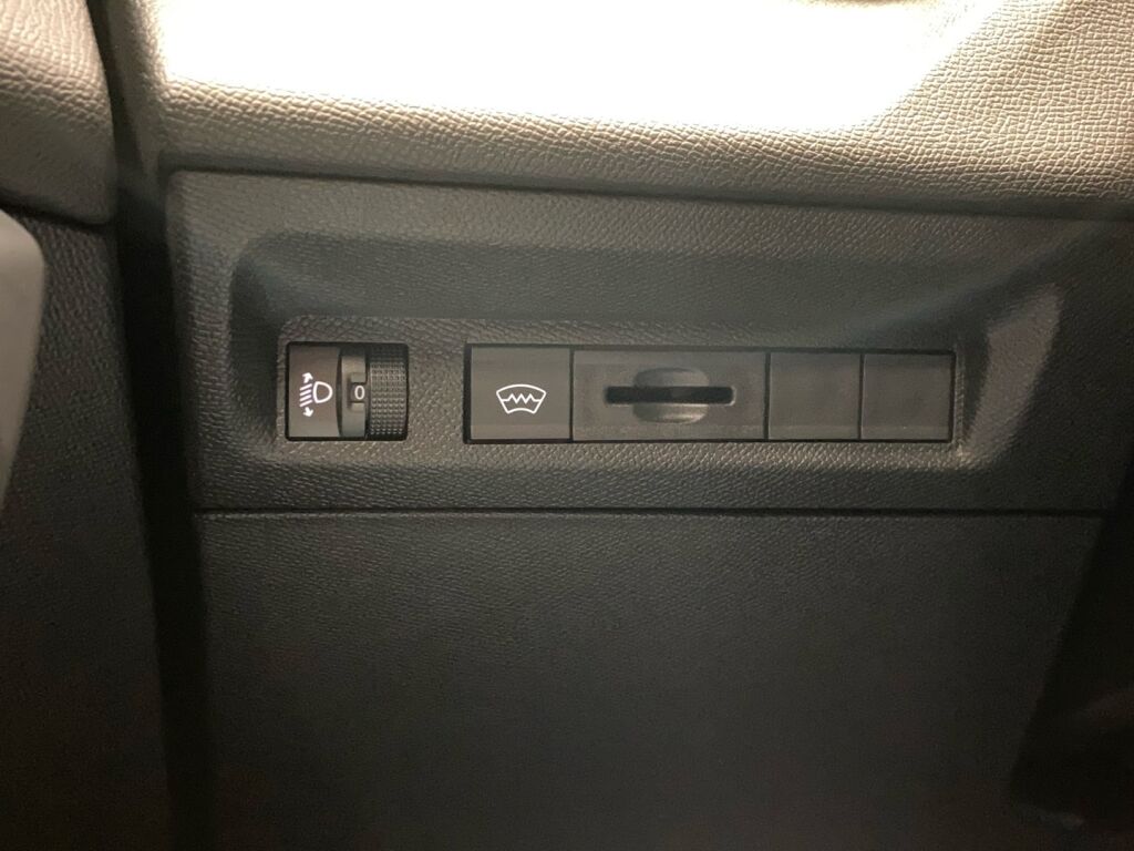 Peugeot 308 2022 Valkoinen