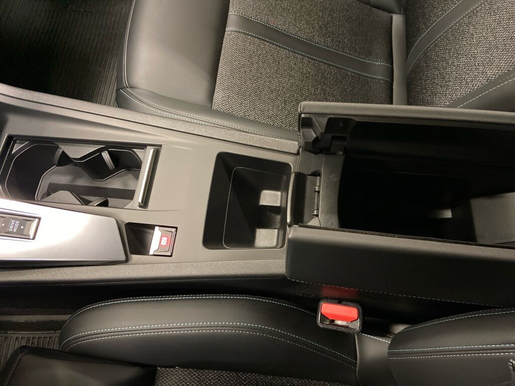 Peugeot 308 2022 Valkoinen