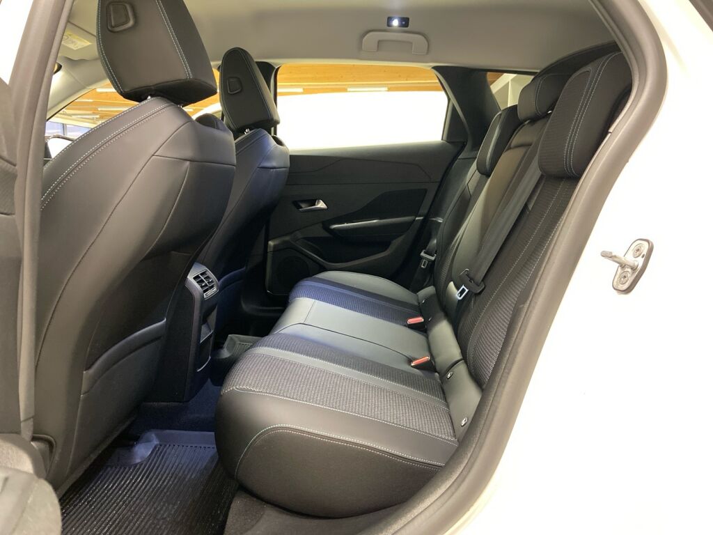 Peugeot 308 2022 Valkoinen