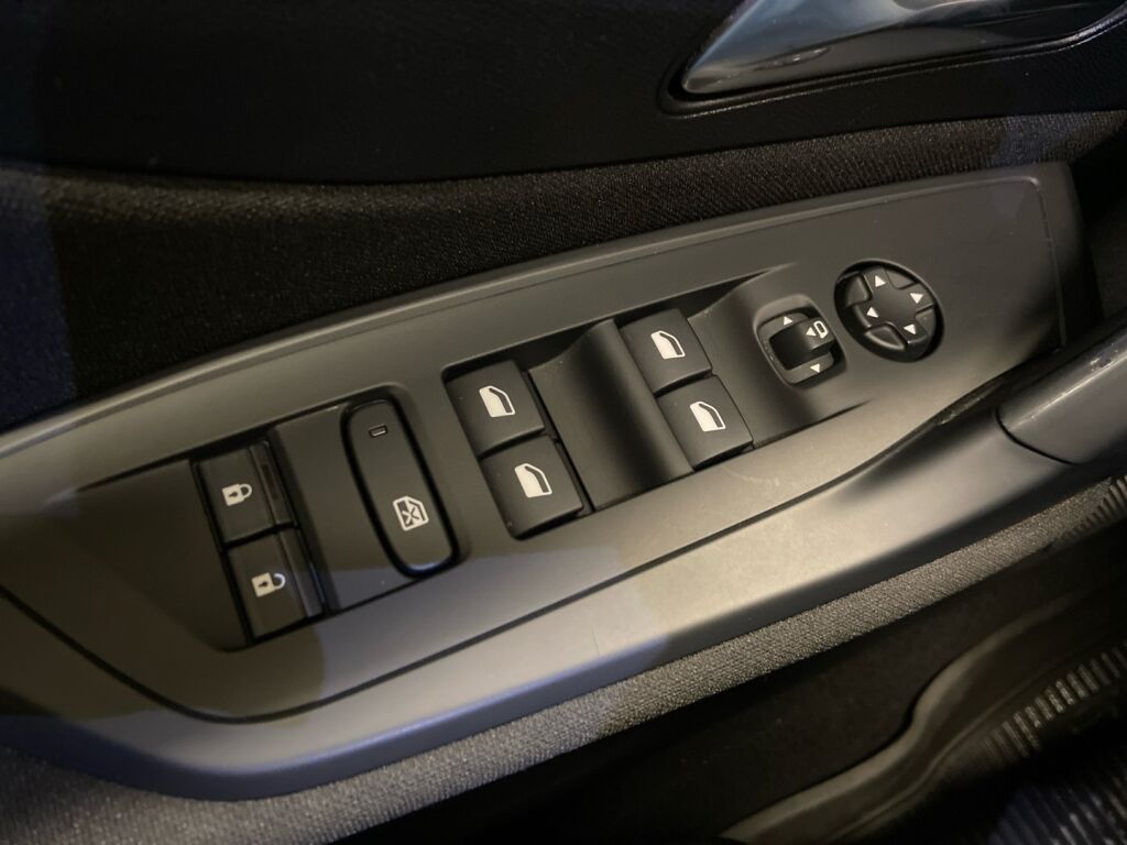 Peugeot 308 2022 Valkoinen