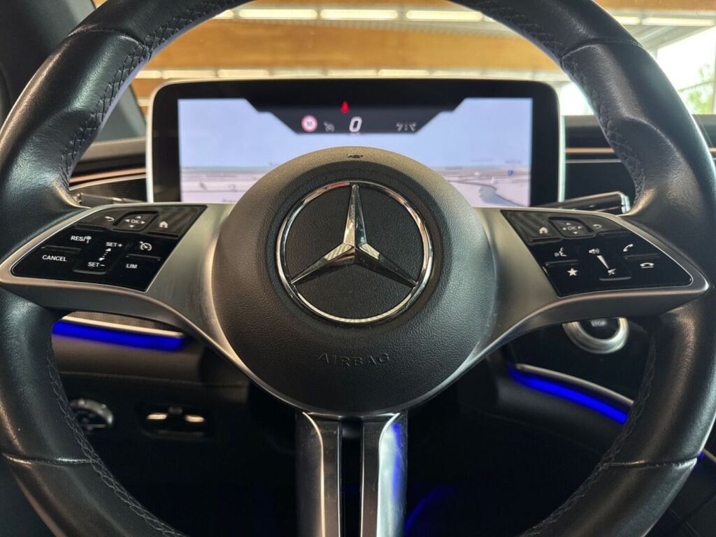 Mercedes-Benz EQE 2022 Musta
