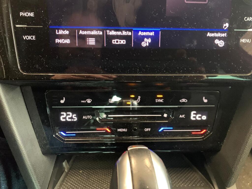 Volkswagen Passat 2020 Valkoinen